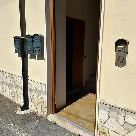 Scorci Di Mare Apartment *